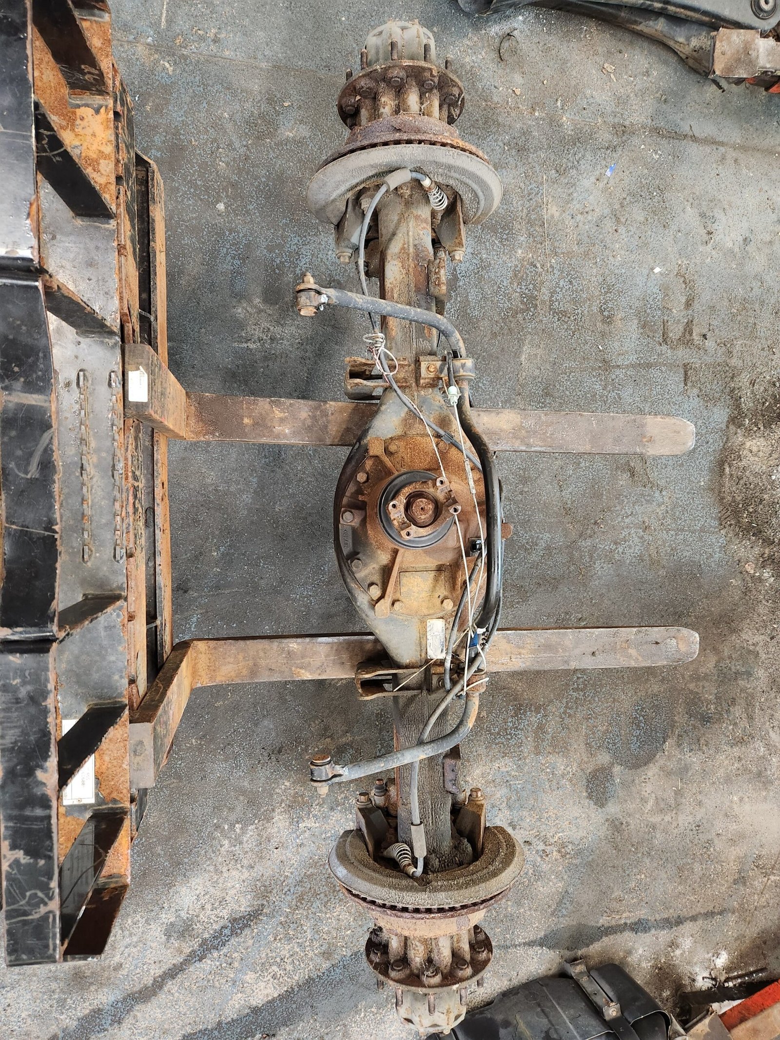 Second image of Ford F450 Dana S110 4.88 LSD Axle 10 Lug (2014 Model)