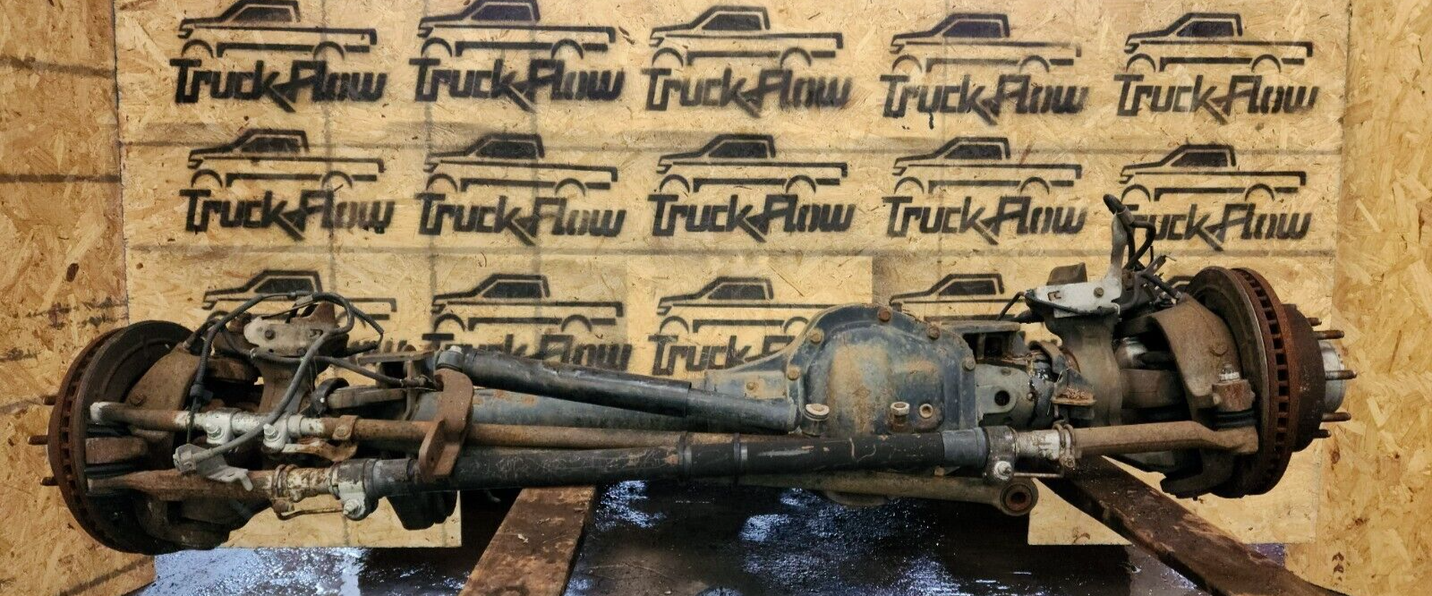 2011-2012 Ford F250 F350 Front Axle SRW 3.31 Ratio