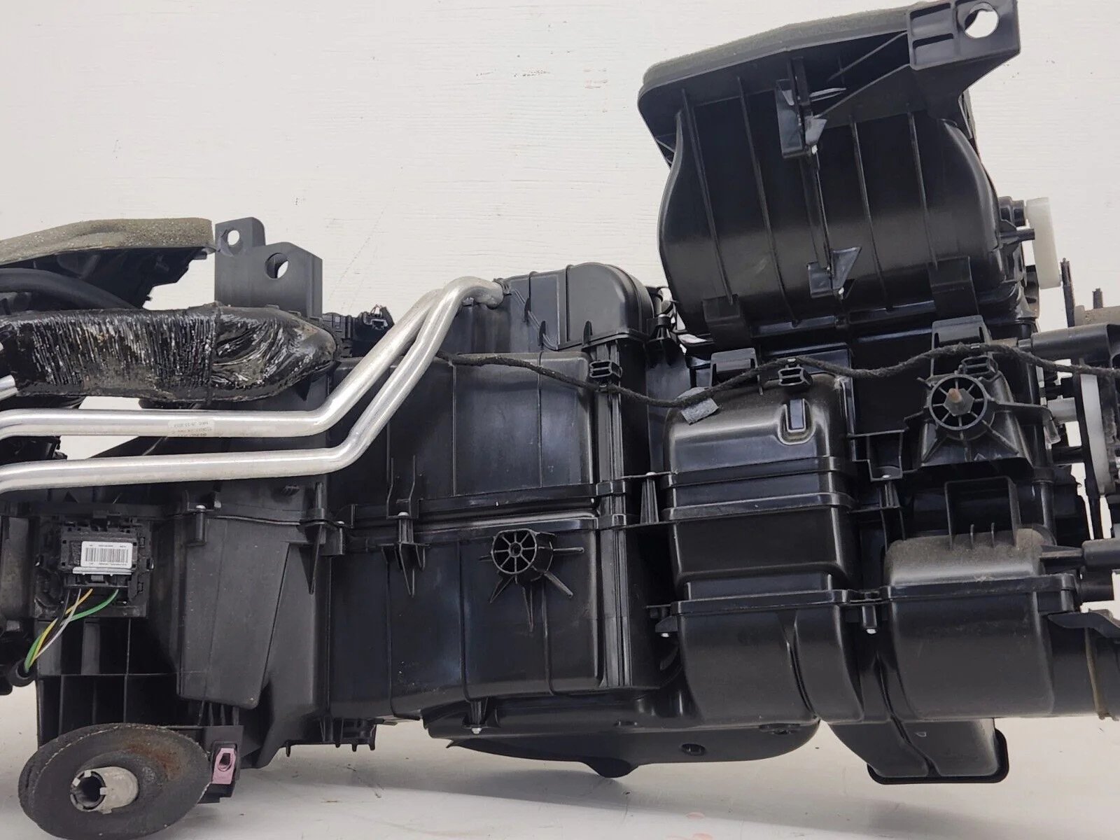 HVAC-BOX-67L-BC3Z-19B555K-FD1116-2.jpg