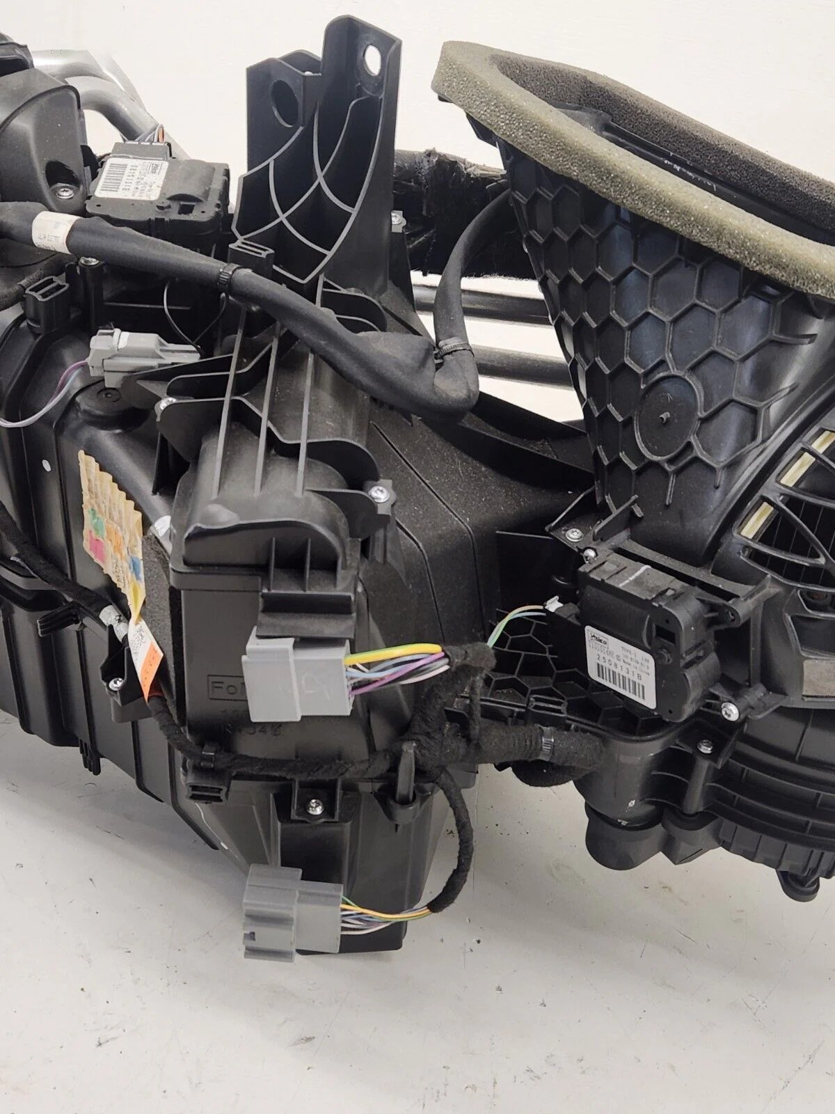 HVAC-BOX-67L-BC3Z-19B555K-FD1116-6.jpg