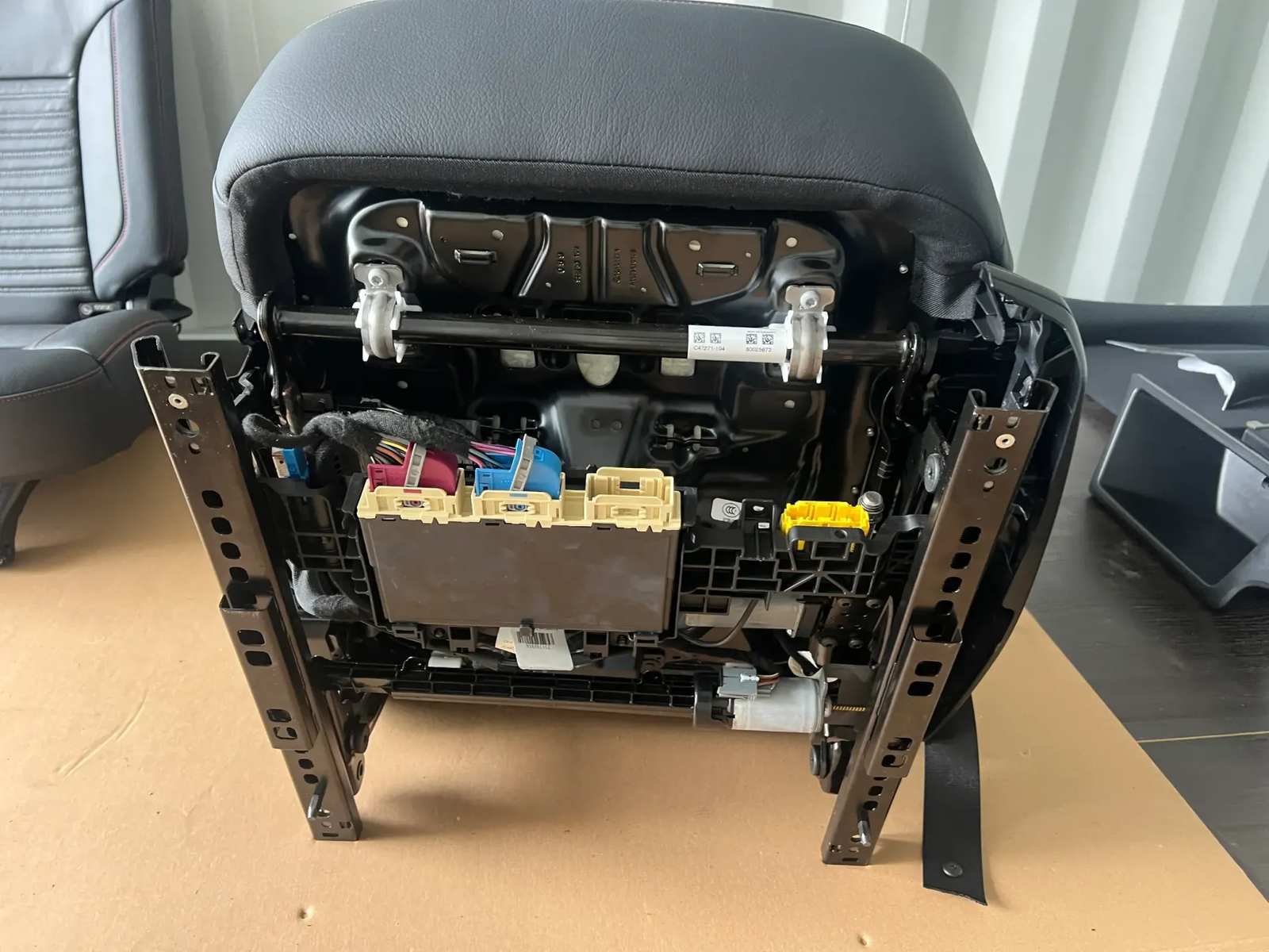 Mercedes-Benz-MLGLE-W166-Seats-Front-Rear-Interior-COMPLETELY-NEW-2-1.png