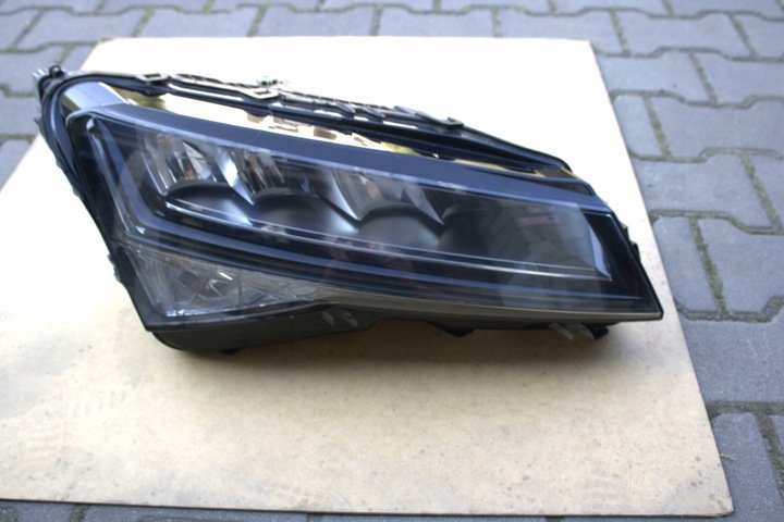 Second image of Skoda Superb III Facelift Right Full LED Headlight
