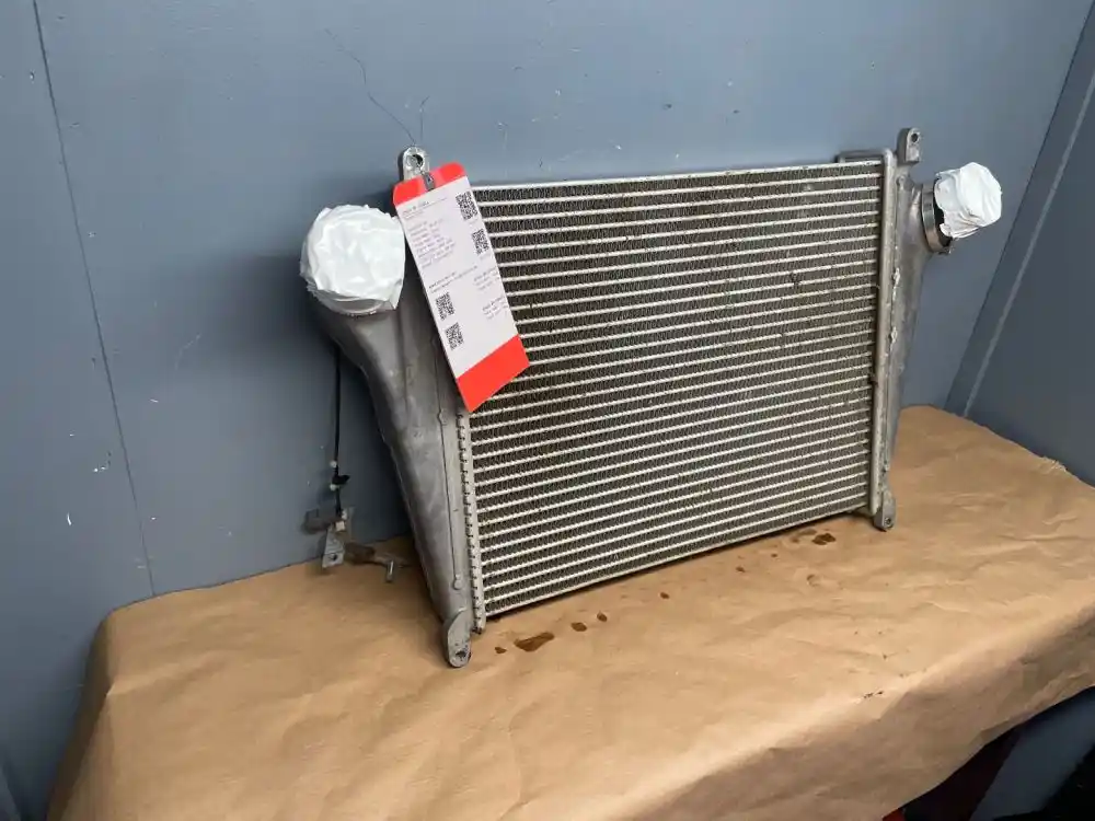 Used-2021-Isuzu-NPR-Intercooler-fJQ7k478Datr_f