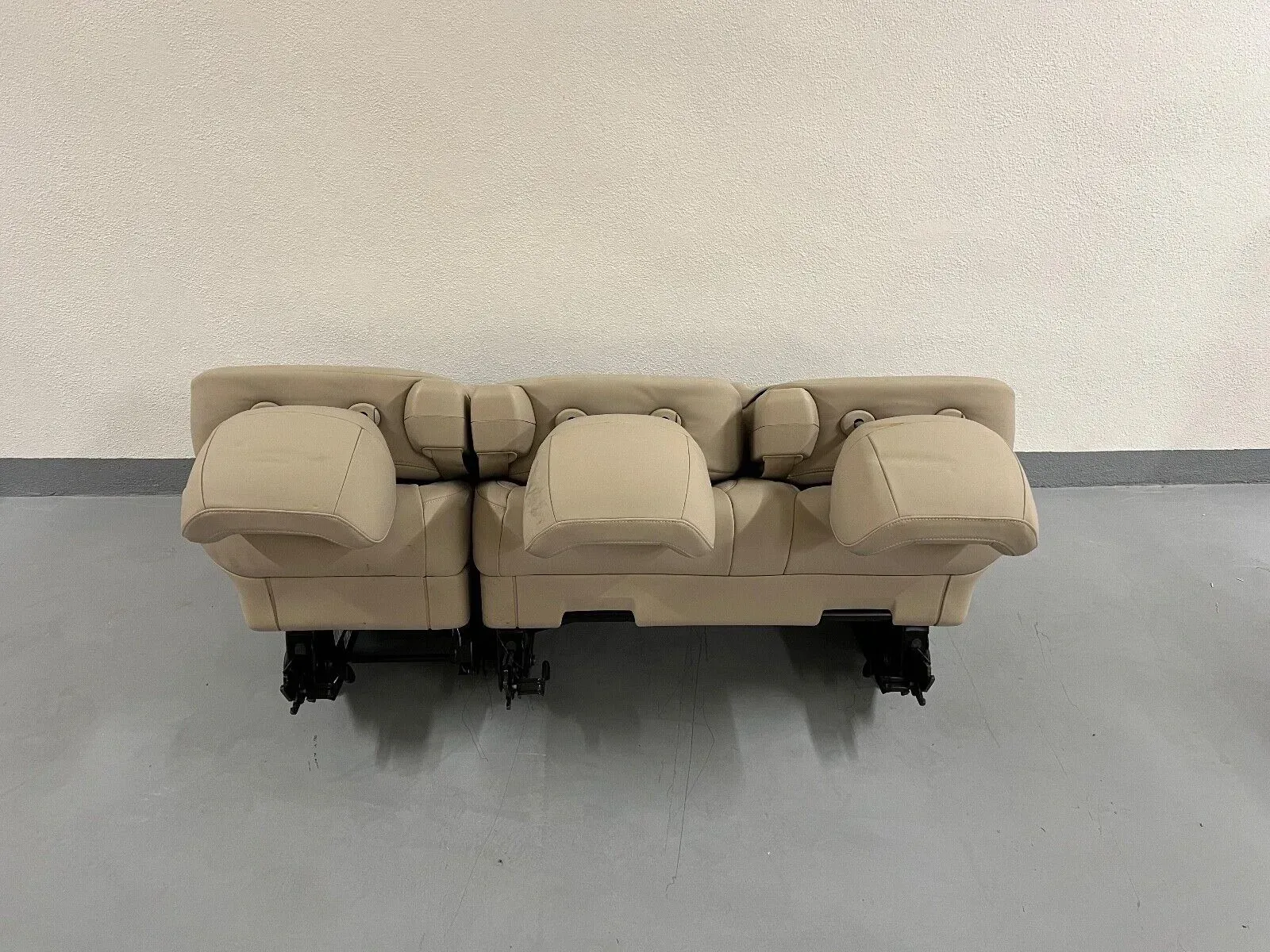 ORIGINAL-Mercedes-Benz-W447W448-V-ClassVito-3-seater-bench-seat-NAPPA-LEATHER-Beige-3.png