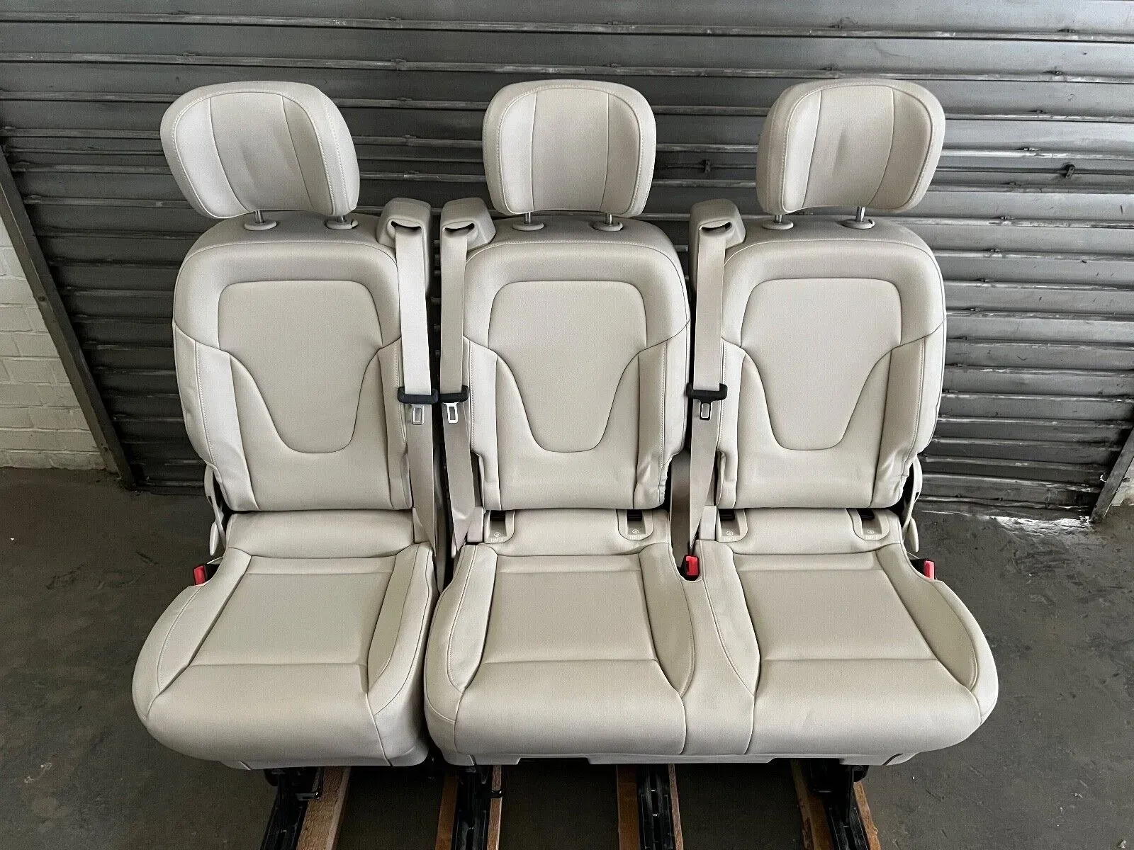 ORIGINAL-Mercedes-Benz-W447W448-V-ClassVito-5-seats-23-artificial-leather-beige-NEW-4.png