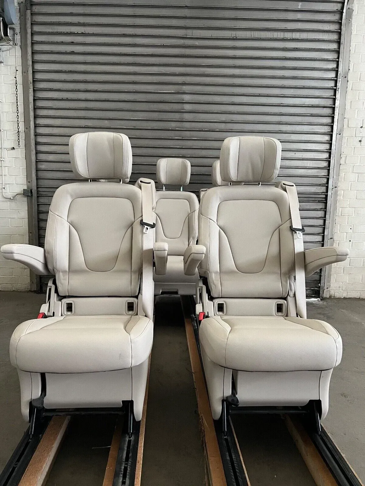 ORIGINAL-Mercedes-Benz-W447W448-V-ClassVito-5-seats-23-artificial-leather-beige-NEW-7.png